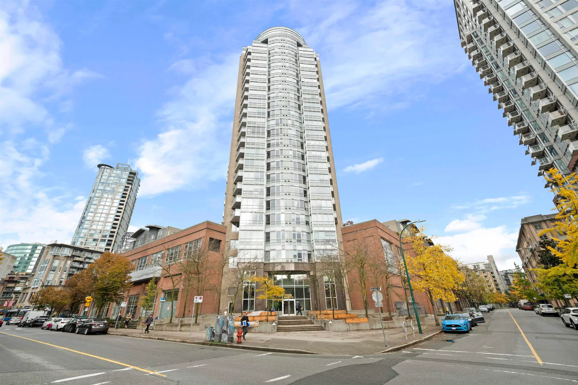 Photo 2 of 29 at #2501 – 63 Keefer Place
