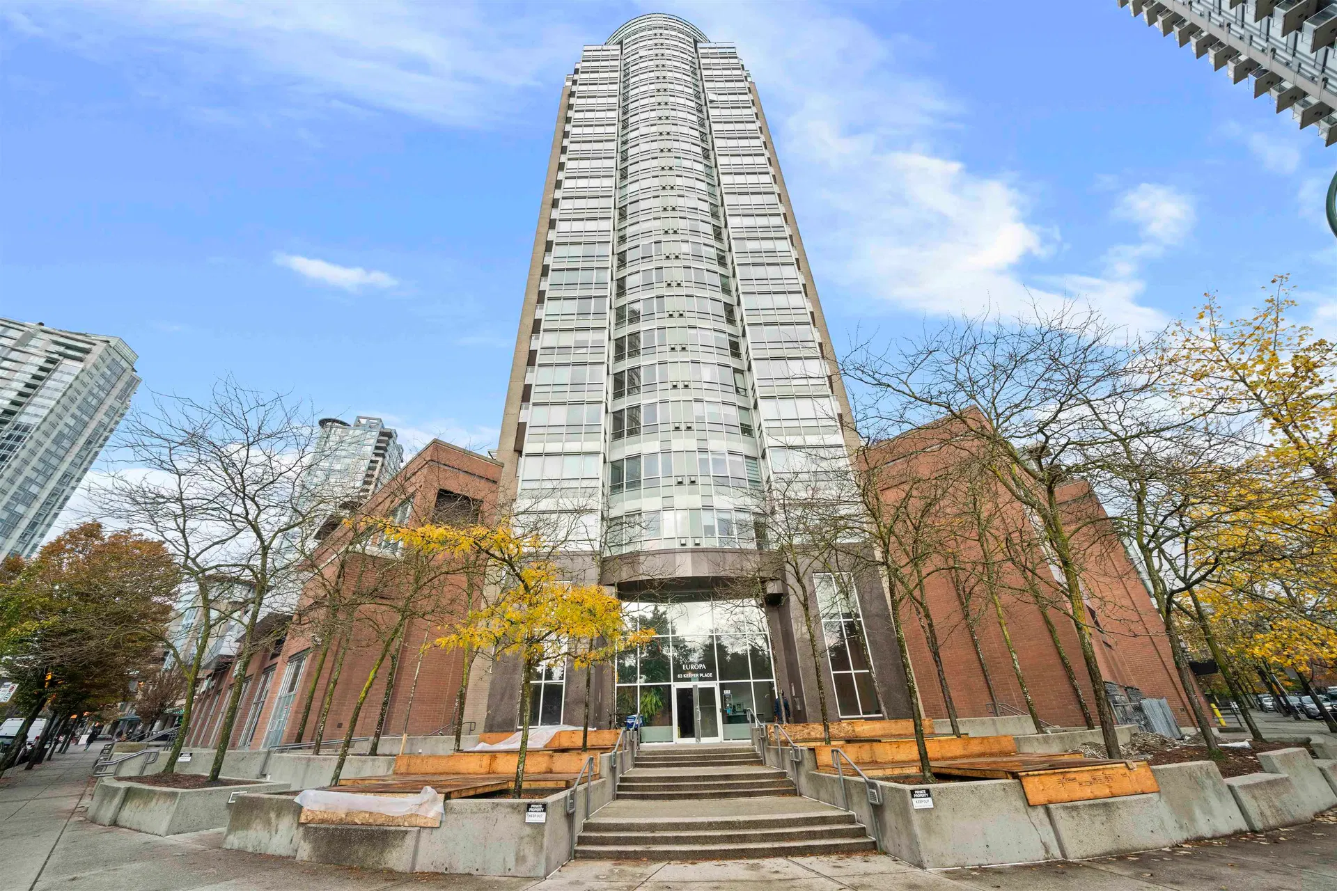 Photo 3 of 29 at #2501 – 63 Keefer Place