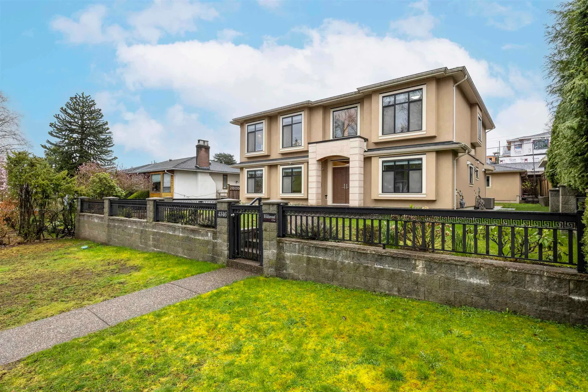 Photo 1 of 31 at 4346 Wildwood Crescent