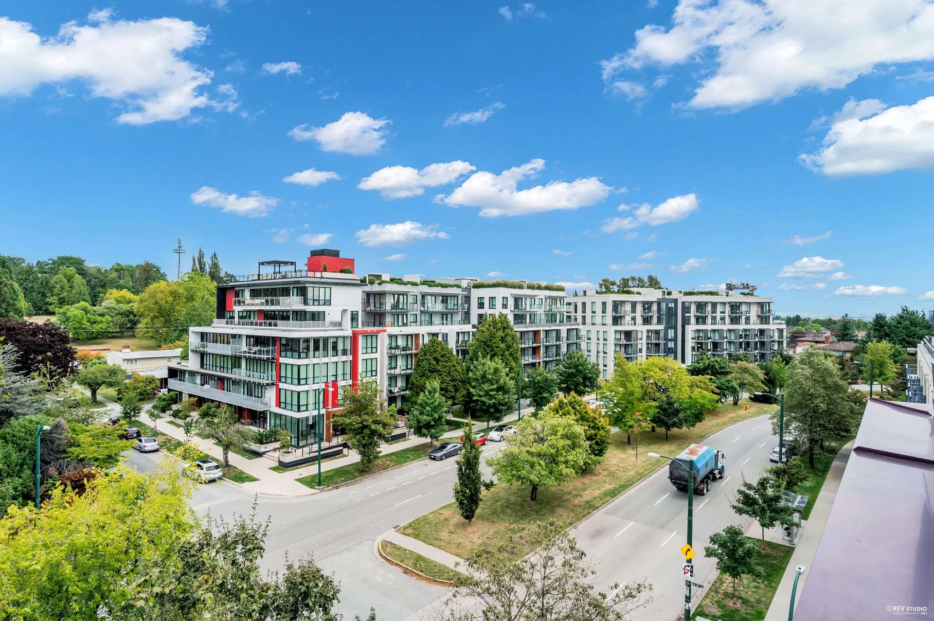 Photo 4 of 38 at #604 – 5077 Cambie Street