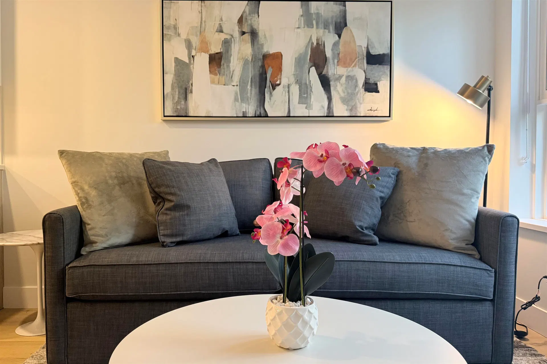Photo 5 of 25 at #1-BDRM – 423 6th Street