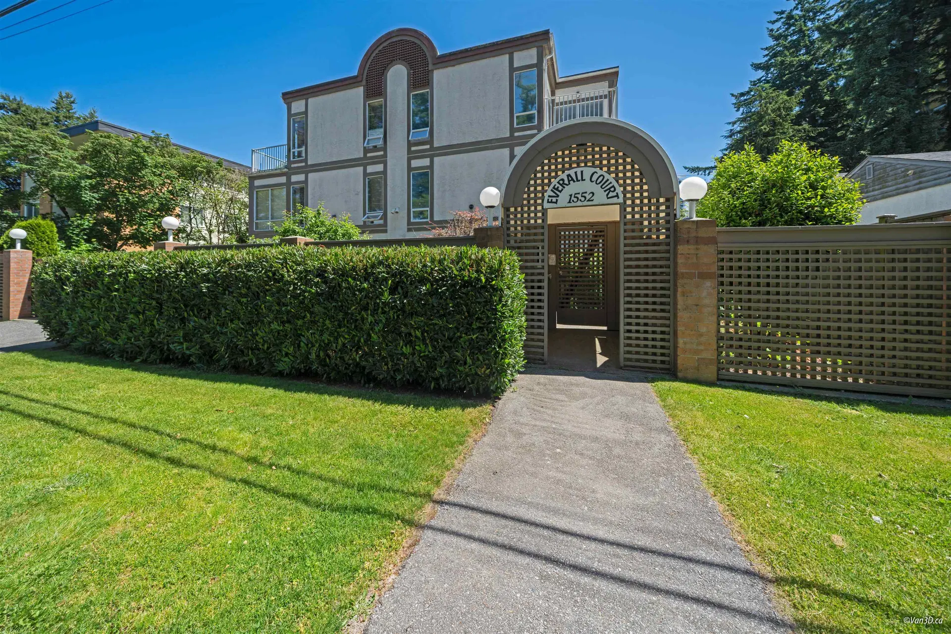 Photo 2 of 40 at #3 – 1552 Everall Street