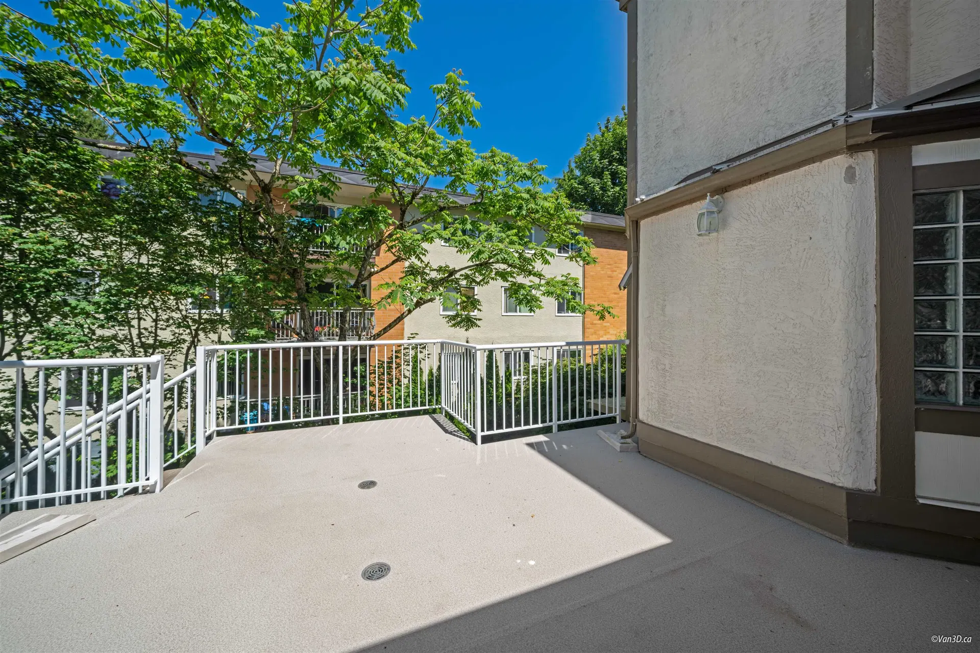 Photo 3 of 40 at #3 – 1552 Everall Street
