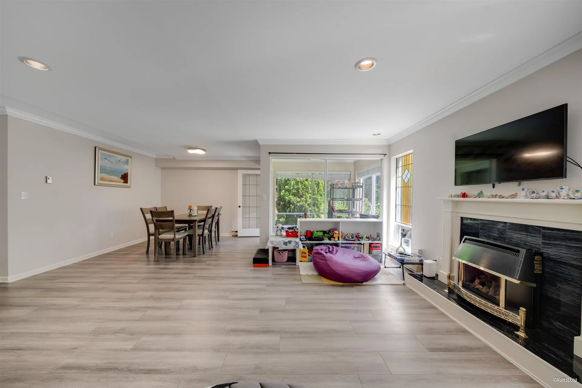 Photo 4 of 40 at #3 – 1552 Everall Street