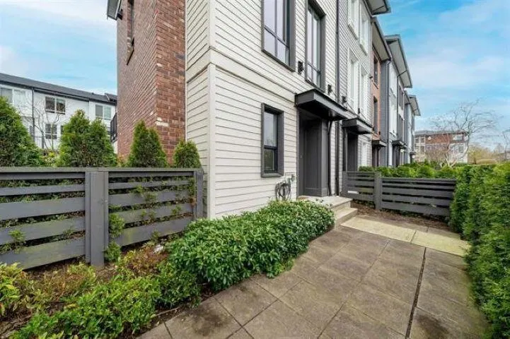 #8 – 15828 27 Avenue