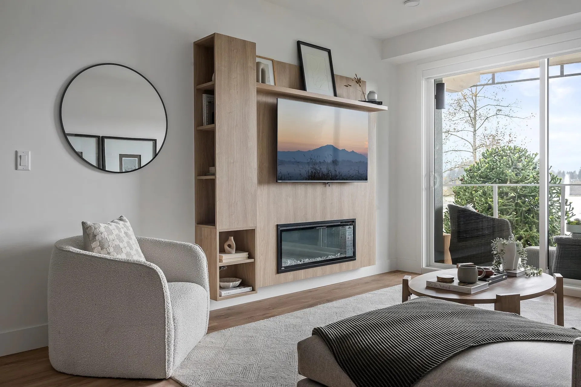 Photo 3 of 19 at #201 – 33160 Plaxton Crescent