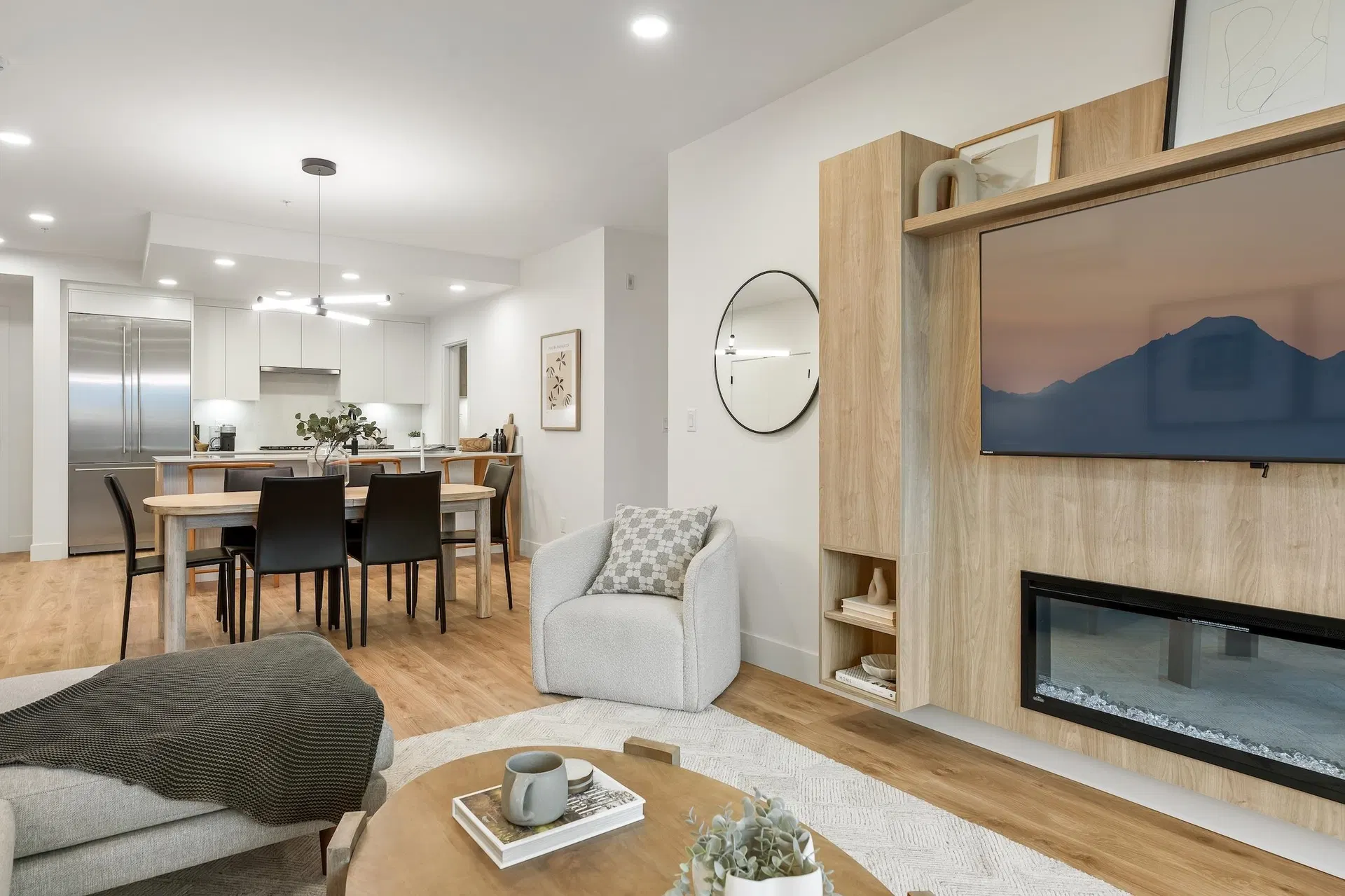 Photo 5 of 19 at #201 – 33160 Plaxton Crescent
