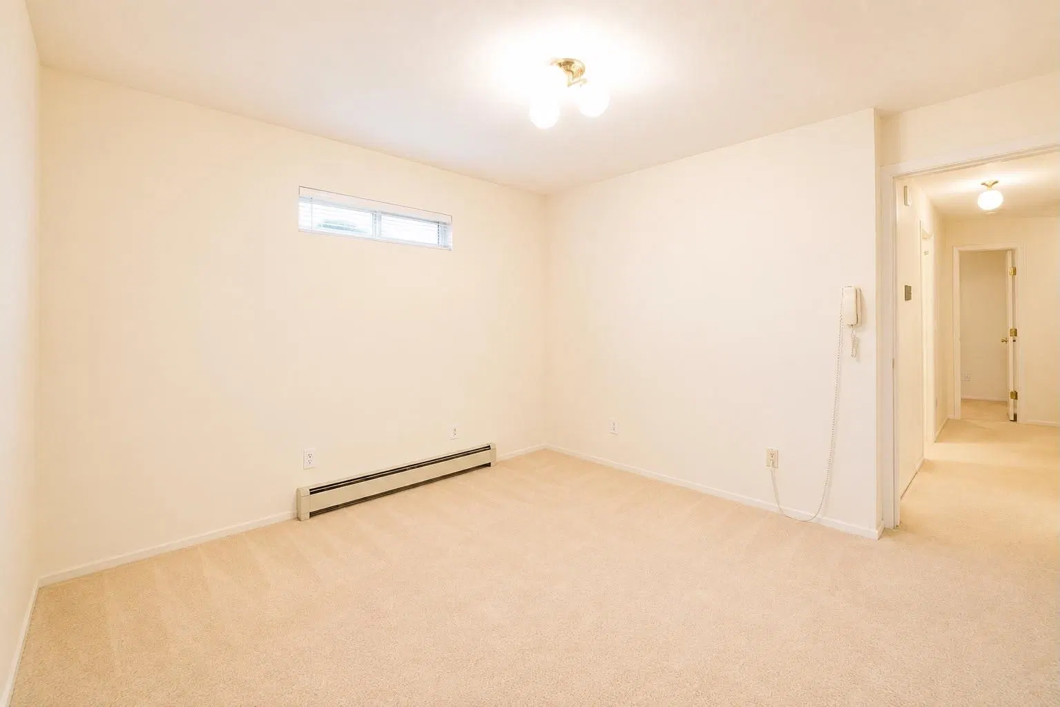 Photo 3 of 16 at 4843 Maitland Street