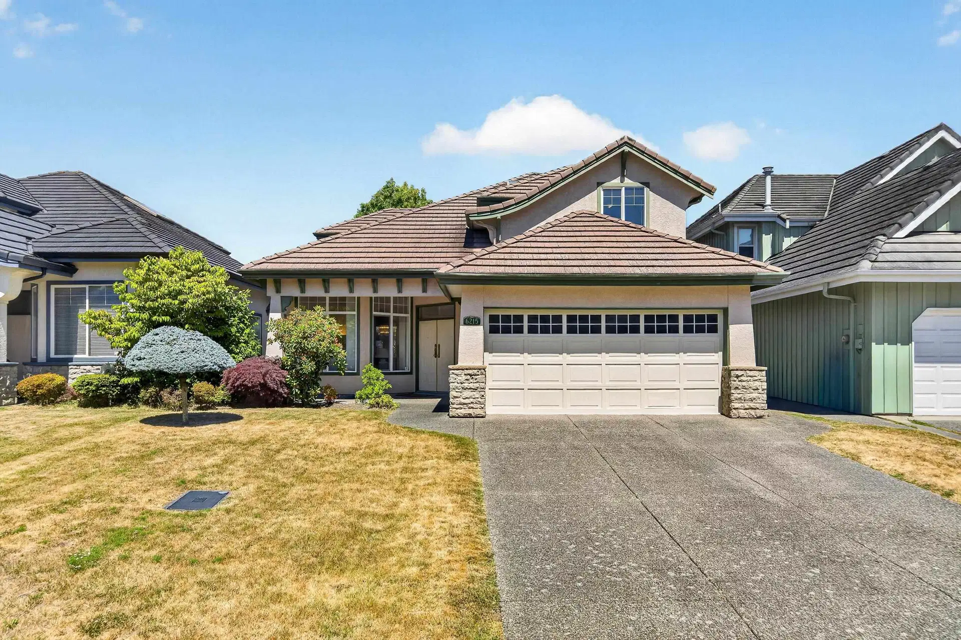 6215 Dunsmuir Crescent