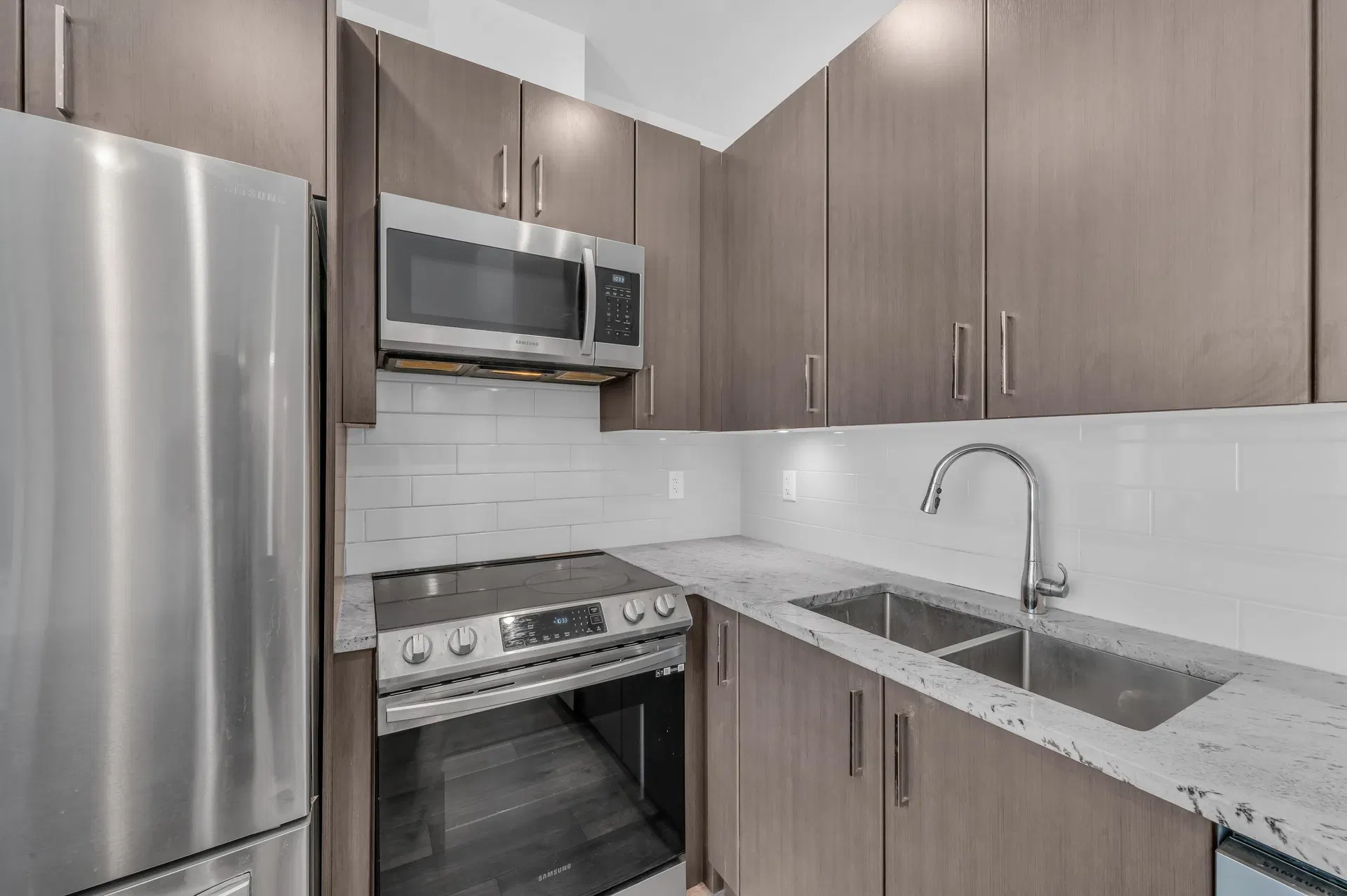Photo 5 of 37 at #309 – 20362 72b Avenue