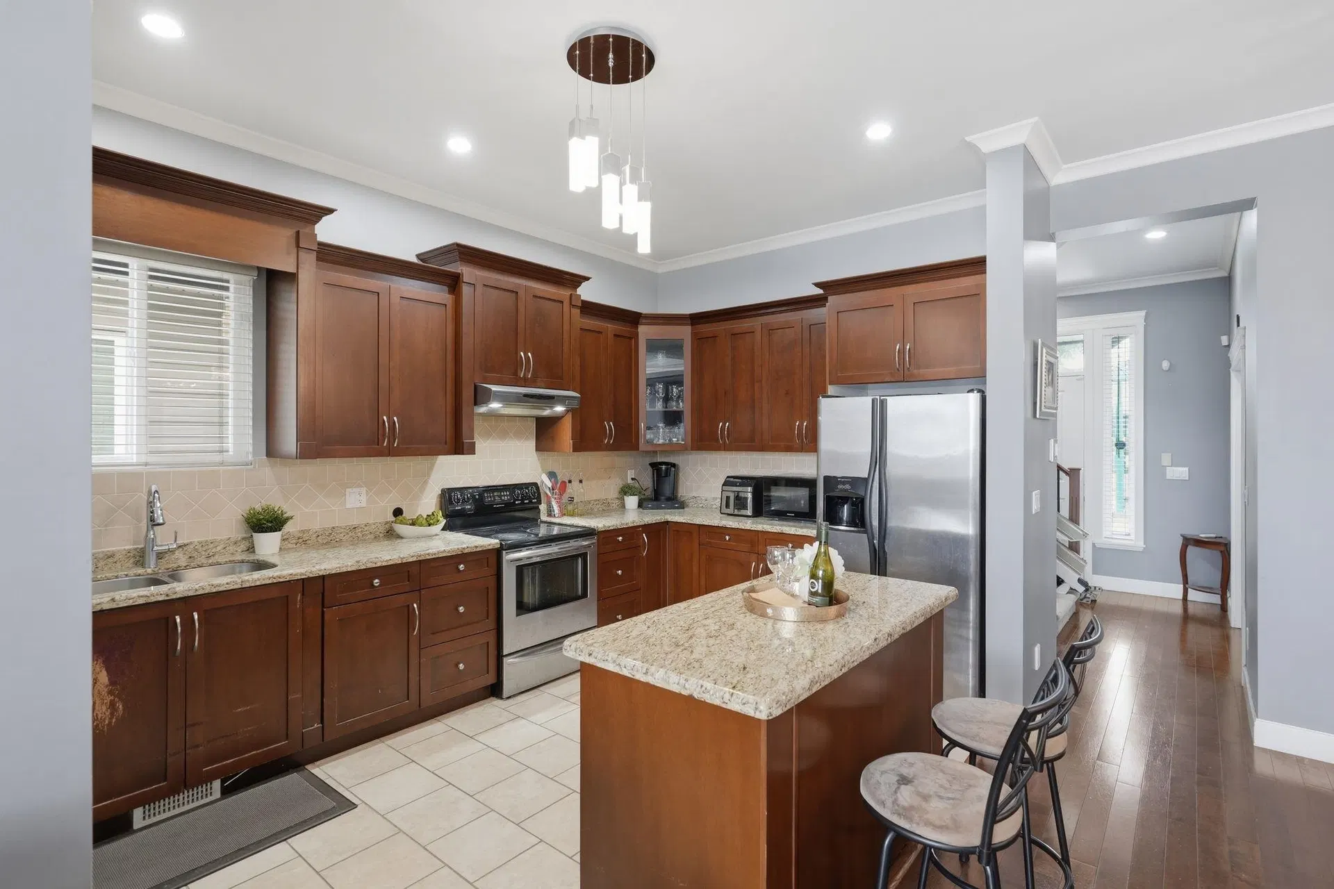 Photo 3 of 39 at 6814 192 Street