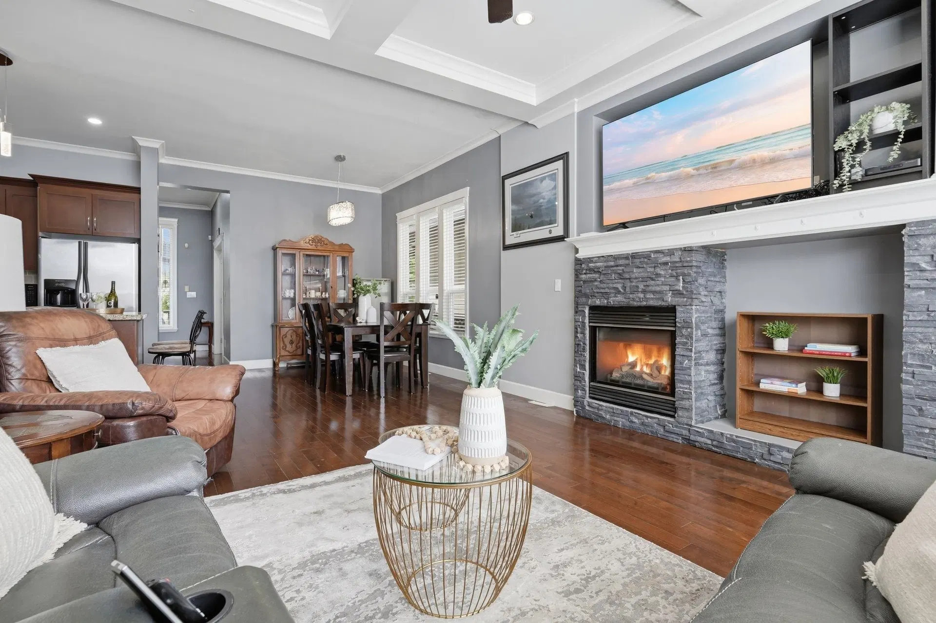 Photo 4 of 39 at 6814 192 Street