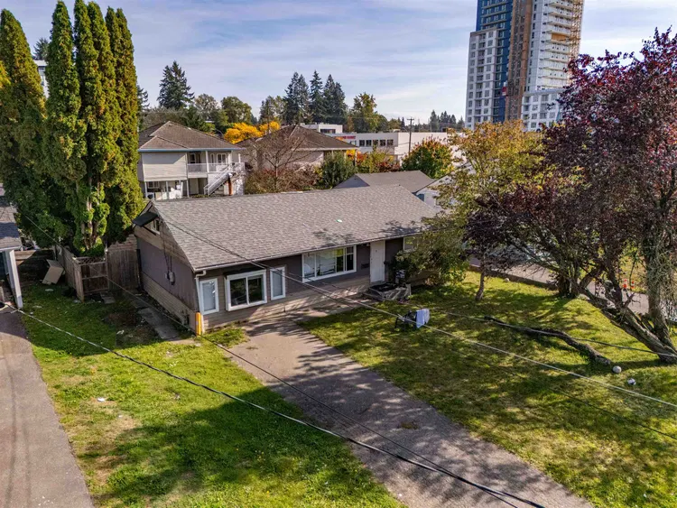 Photo 3 of 9 at 10458 138 Street