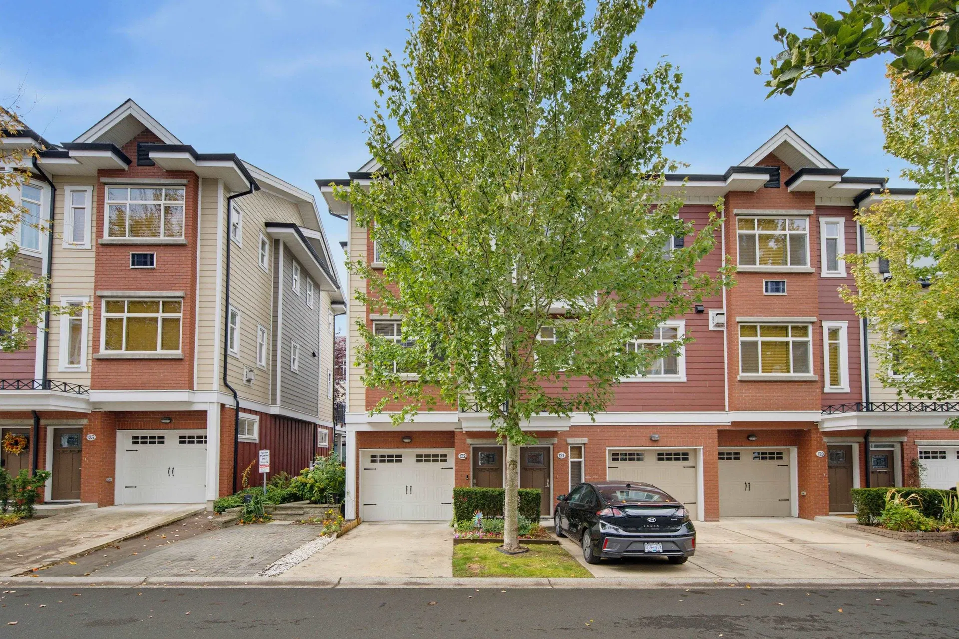 Photo 2 of 37 at #122 – 8068 207 Street
