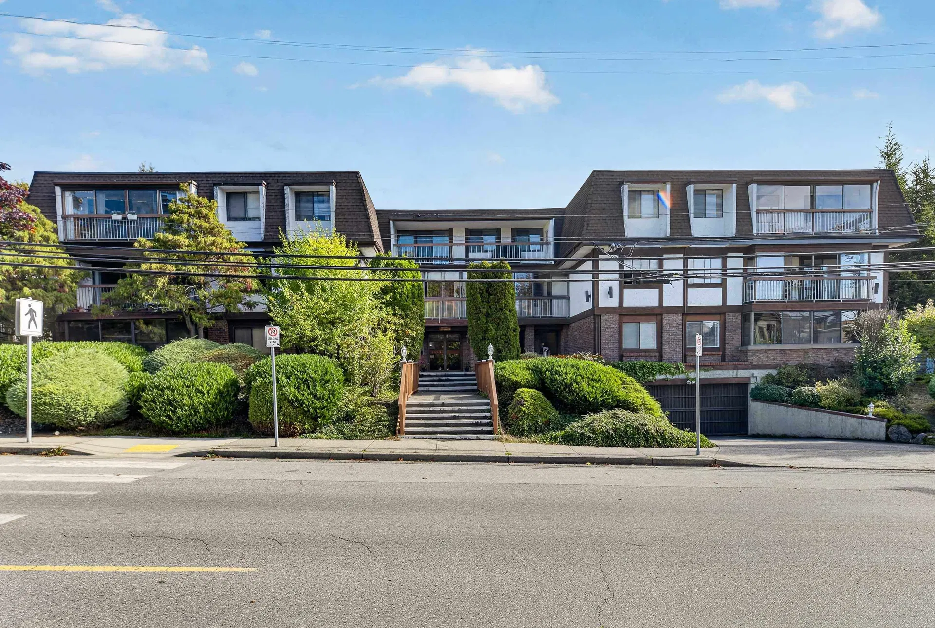 Photo 2 of 40 at #304 – 1444 Martin Street