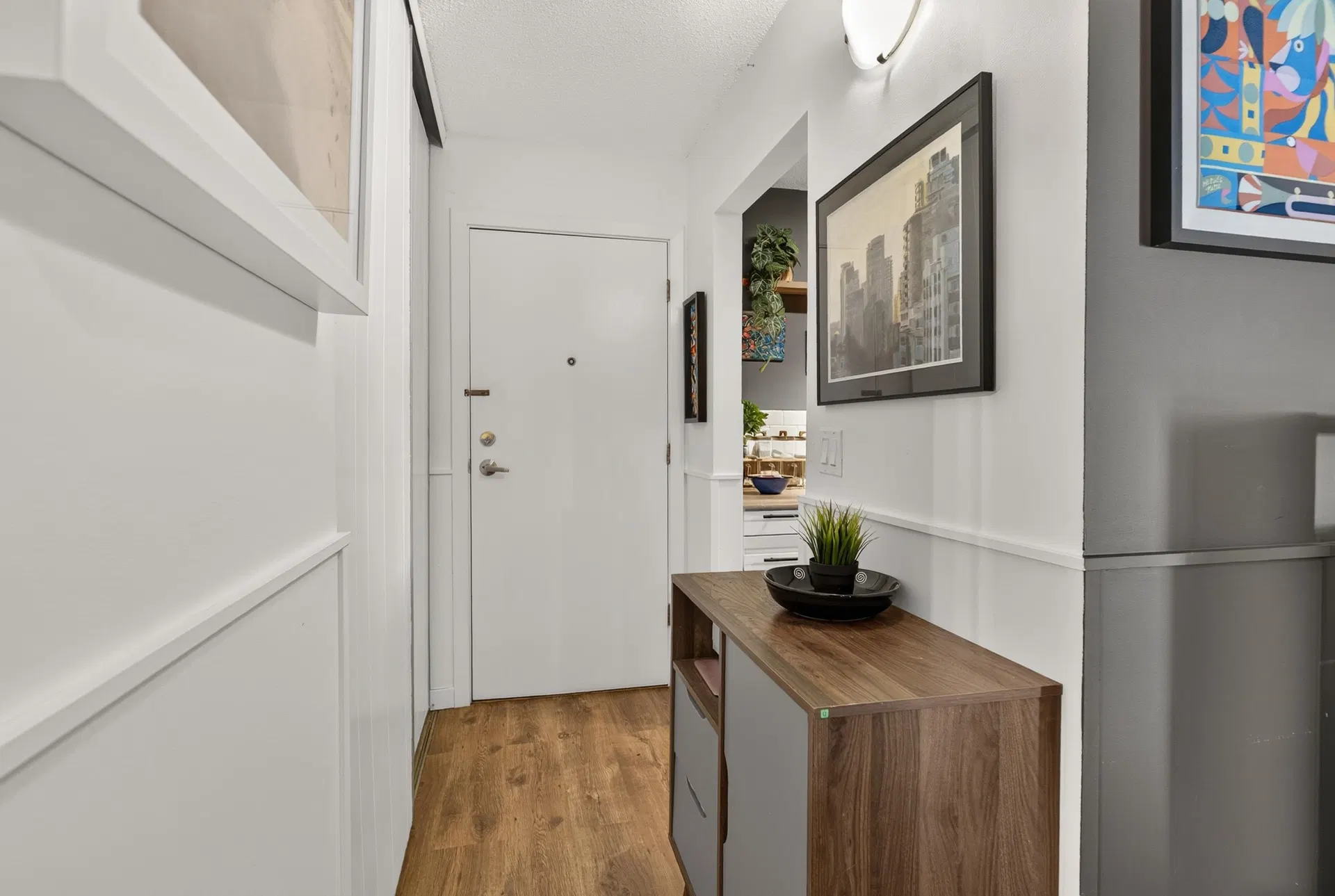 Photo 5 of 40 at #304 – 1444 Martin Street