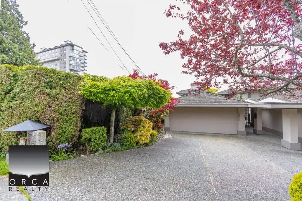 2424 Bellevue Avenue
