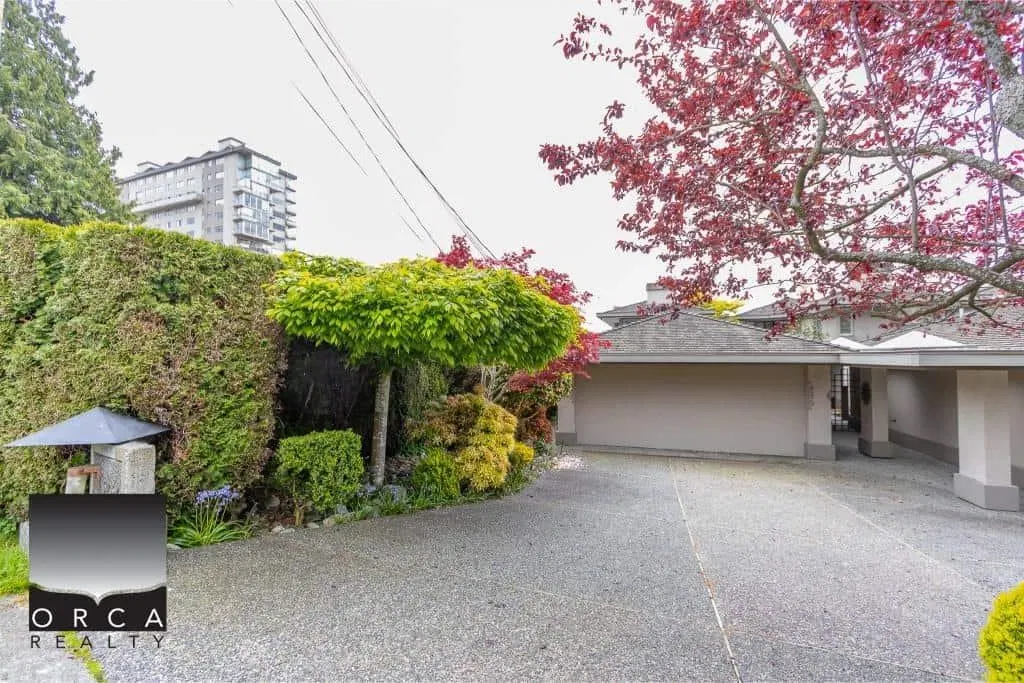 Photo 1 of 36 at 2424 Bellevue Avenue
