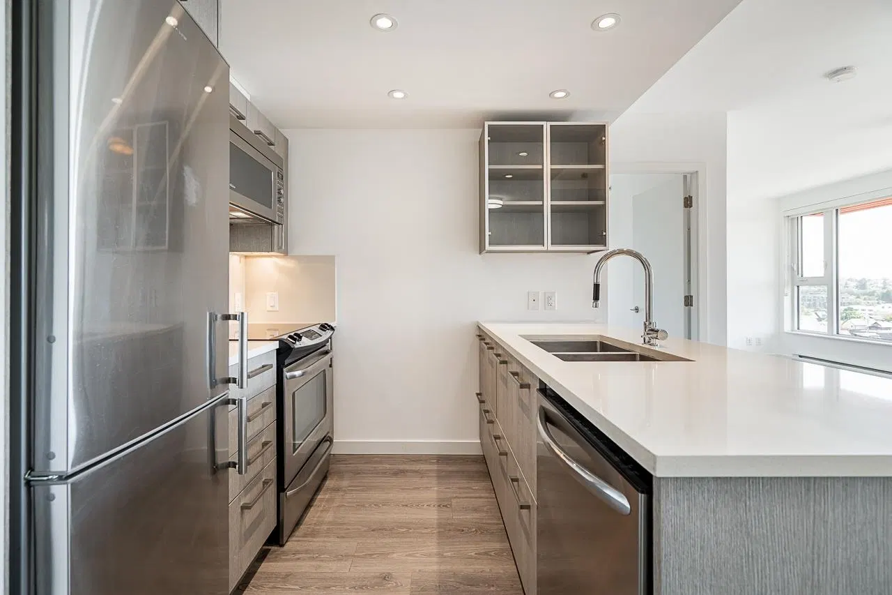 Photo 2 of 28 at #1006 – 983 E Hastings Street