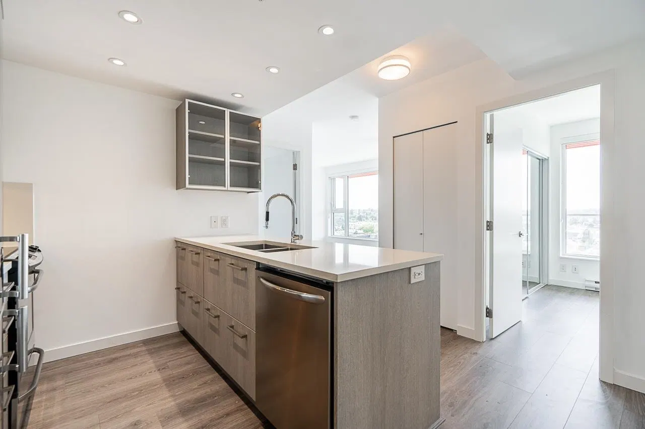 Photo 3 of 28 at #1006 – 983 E Hastings Street
