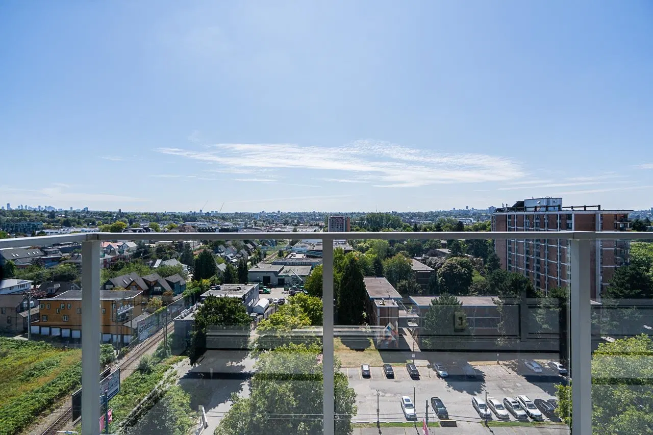 Photo 5 of 28 at #1006 – 983 E Hastings Street