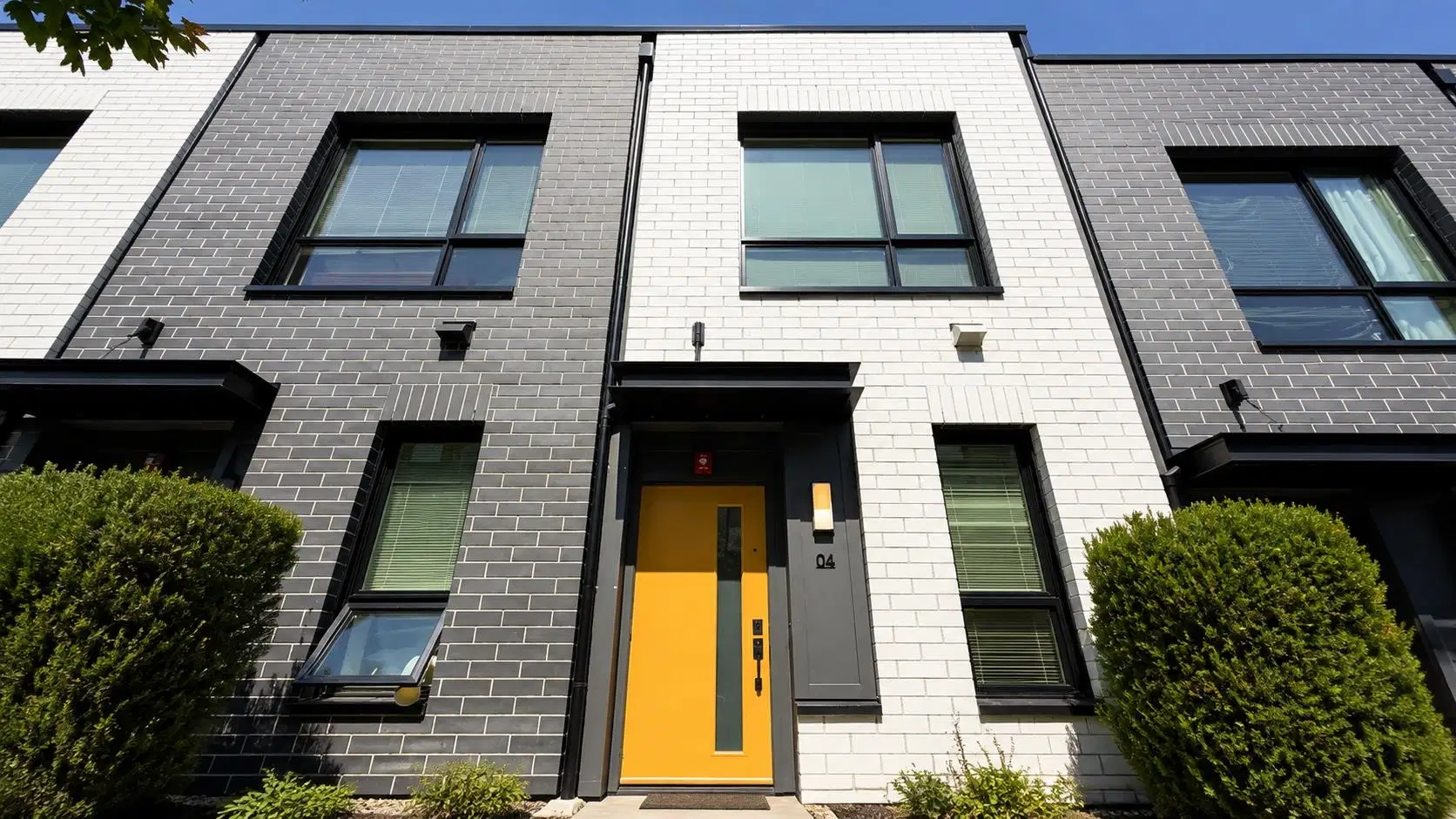 #4 – 9735 University Crescent