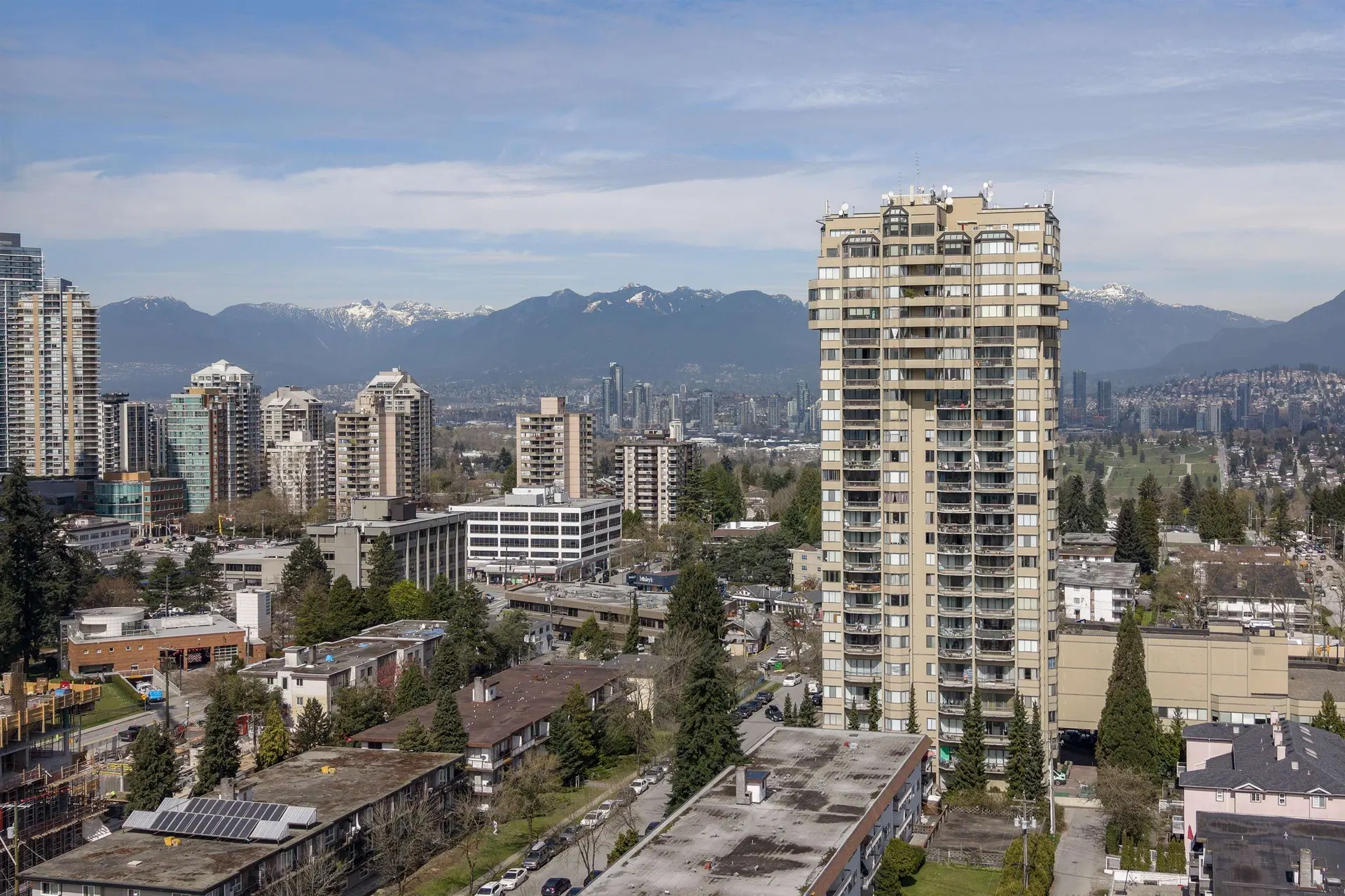 Photo 3 of 29 at #1401 – 6540 Burlington Avenue