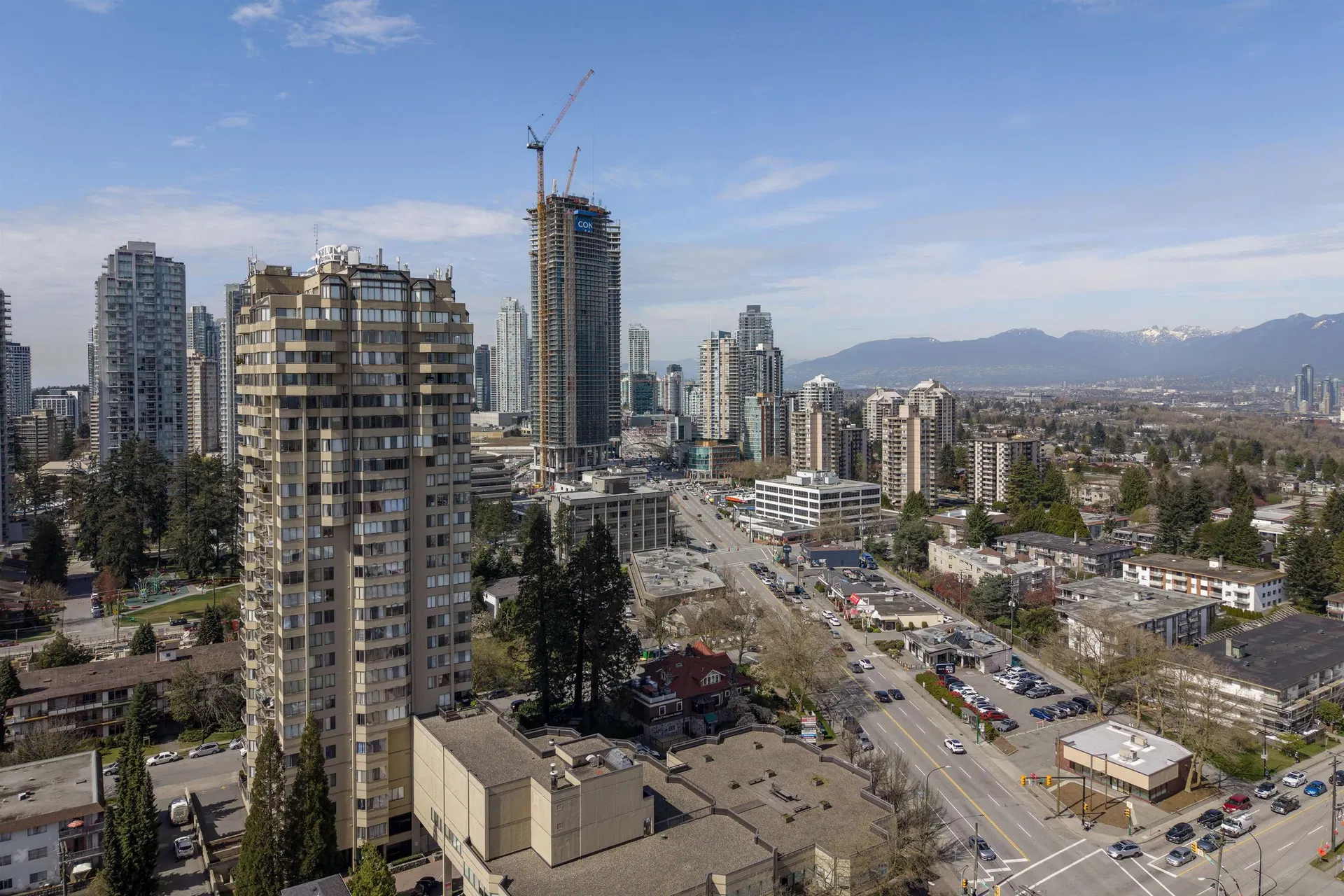Photo 4 of 29 at #1401 – 6540 Burlington Avenue