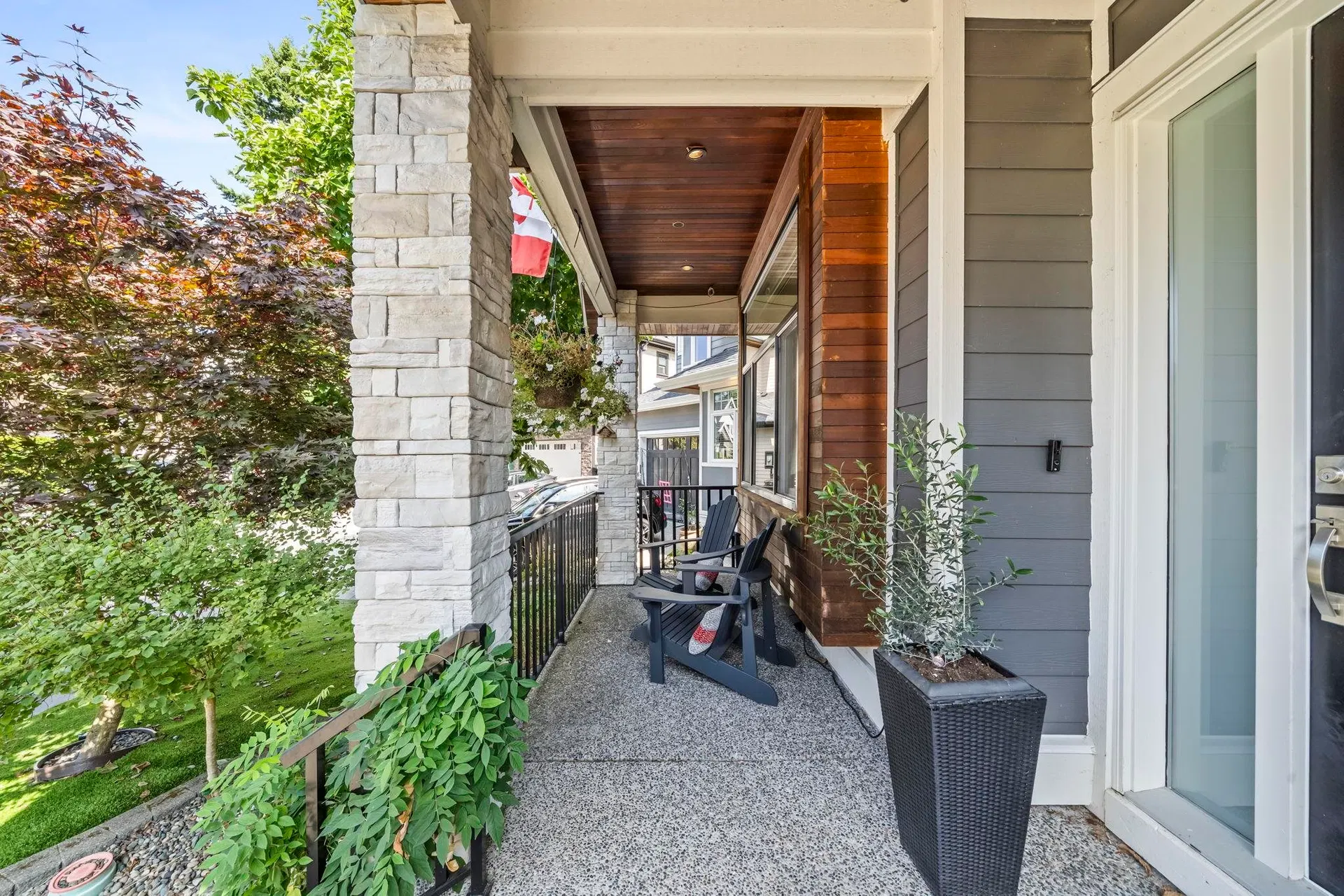 Photo 2 of 40 at 120 169a Street