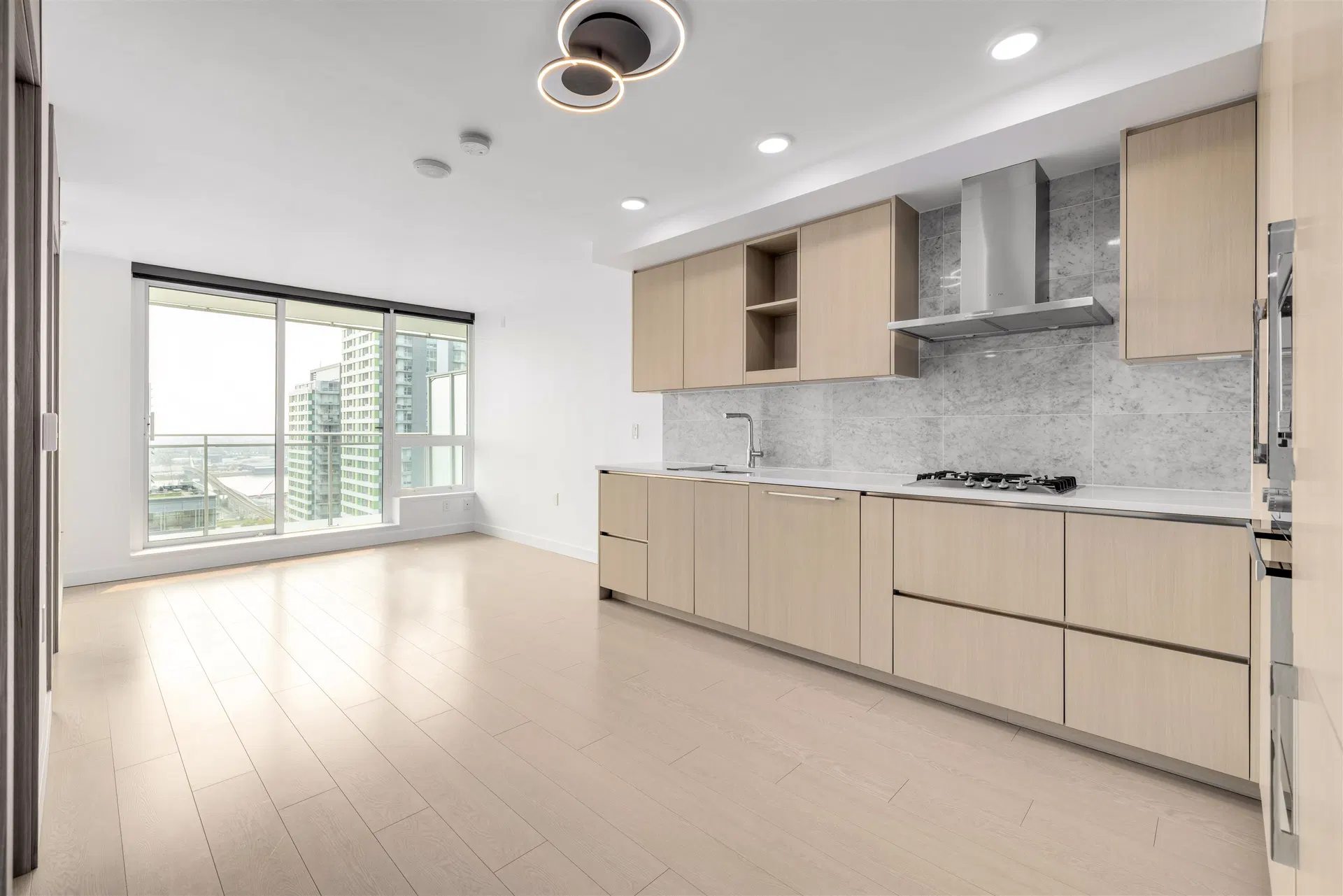 Photo 4 of 34 at #3003 – 455 SW Marine Drive