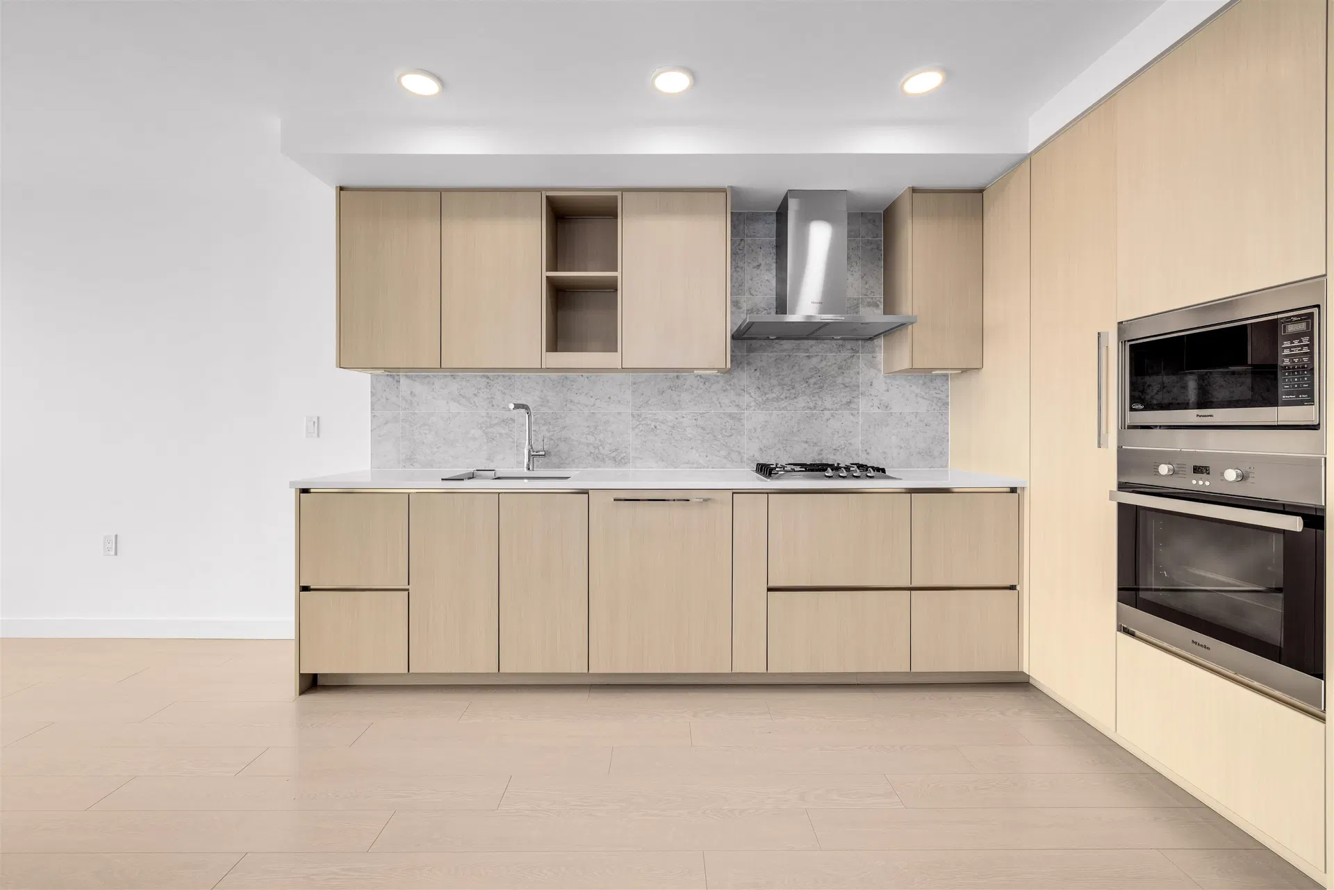 Photo 5 of 34 at #3003 – 455 SW Marine Drive