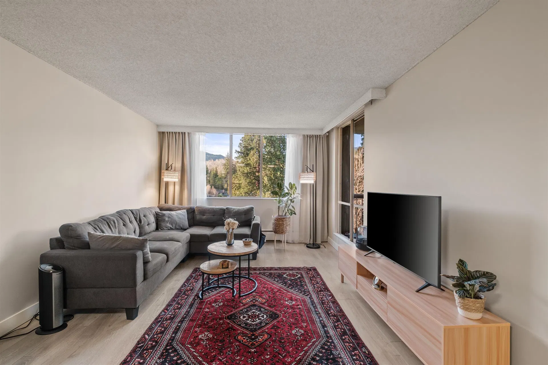 Photo 1 of 13 at #1205 – 2012 Fullerton Avenue