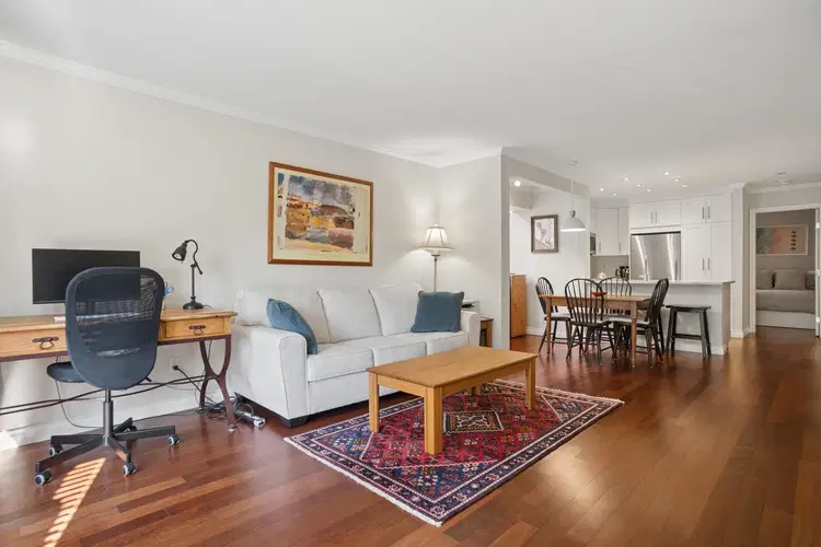 #3 – 886 Broughton Street