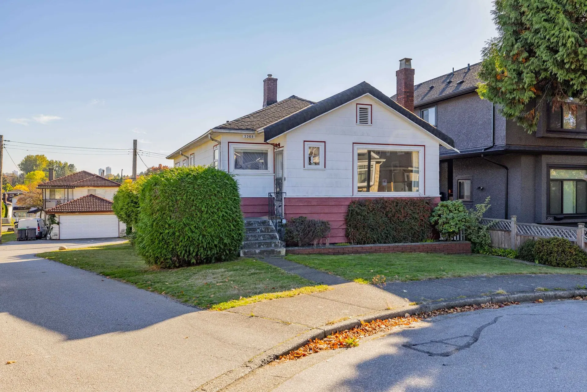 Photo 2 of 40 at 3368 Parker Street