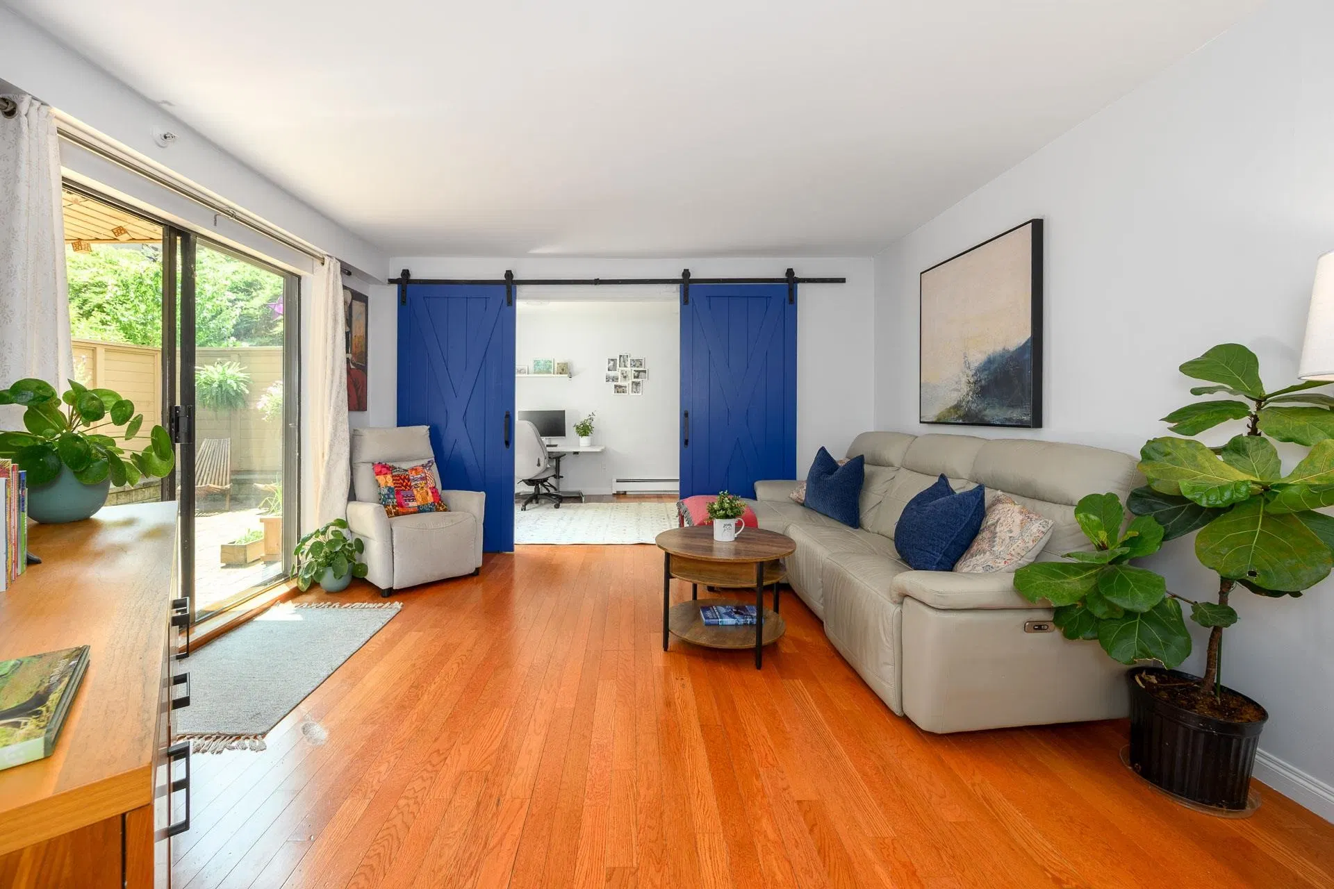 Photo 3 of 32 at #104 – 1500 Pendrell Street