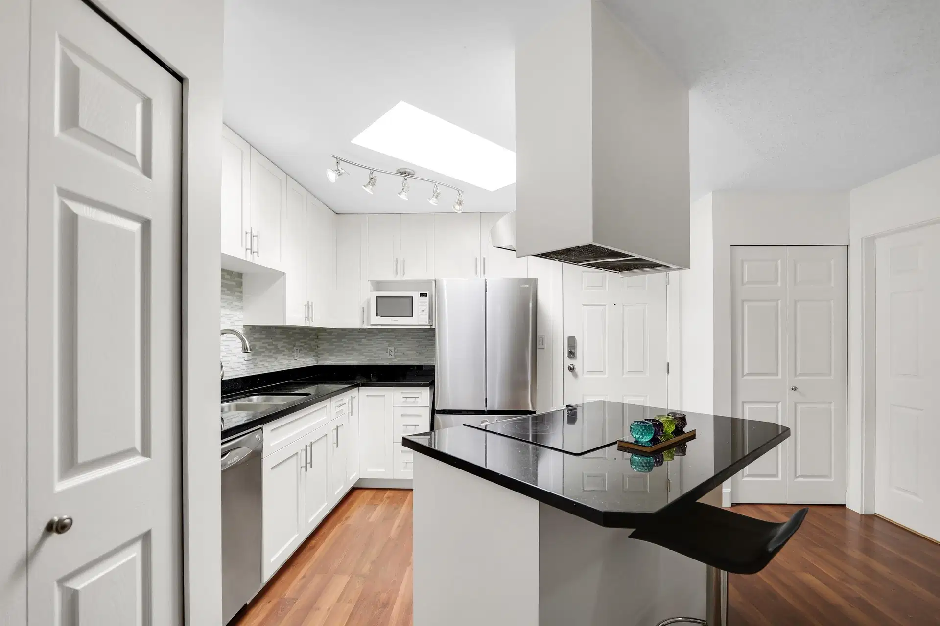 B310 – 40120 Willow Crescent