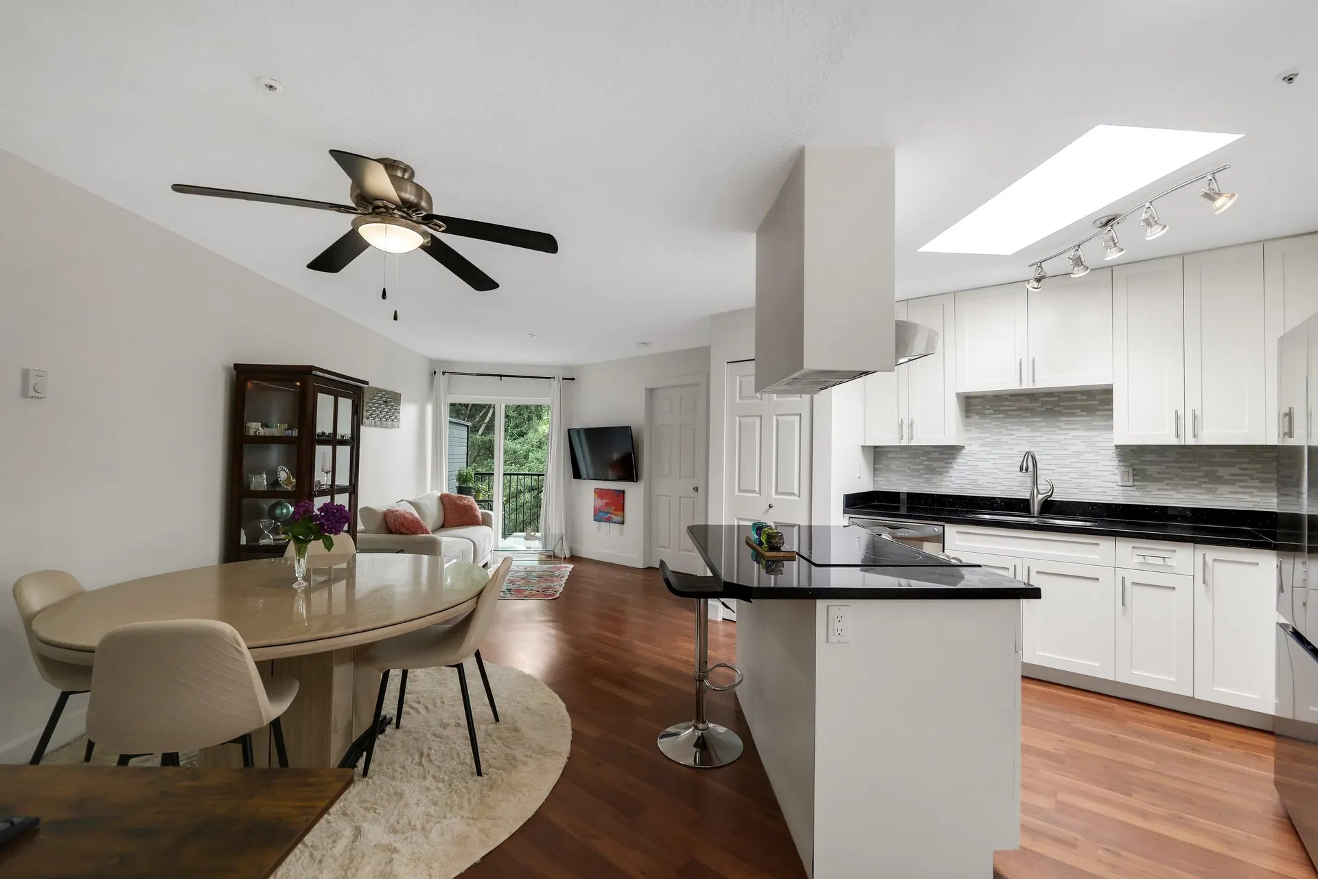 Photo 3 of 26 at B310 – 40120 Willow Crescent