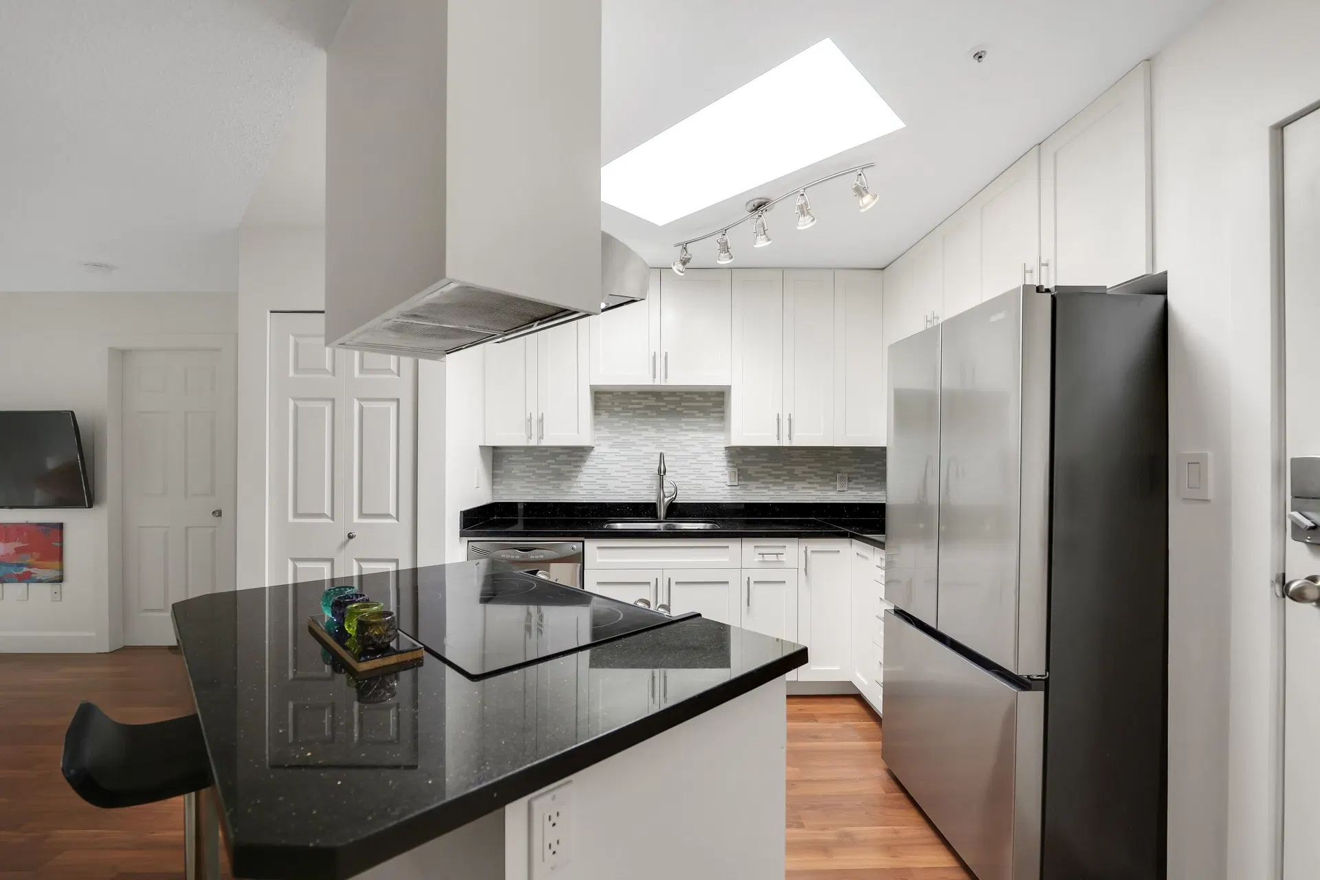 Photo 5 of 26 at B310 – 40120 Willow Crescent