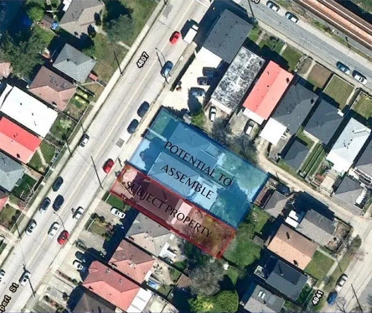 Photo 1 of 6 at 4904 Rupert Street