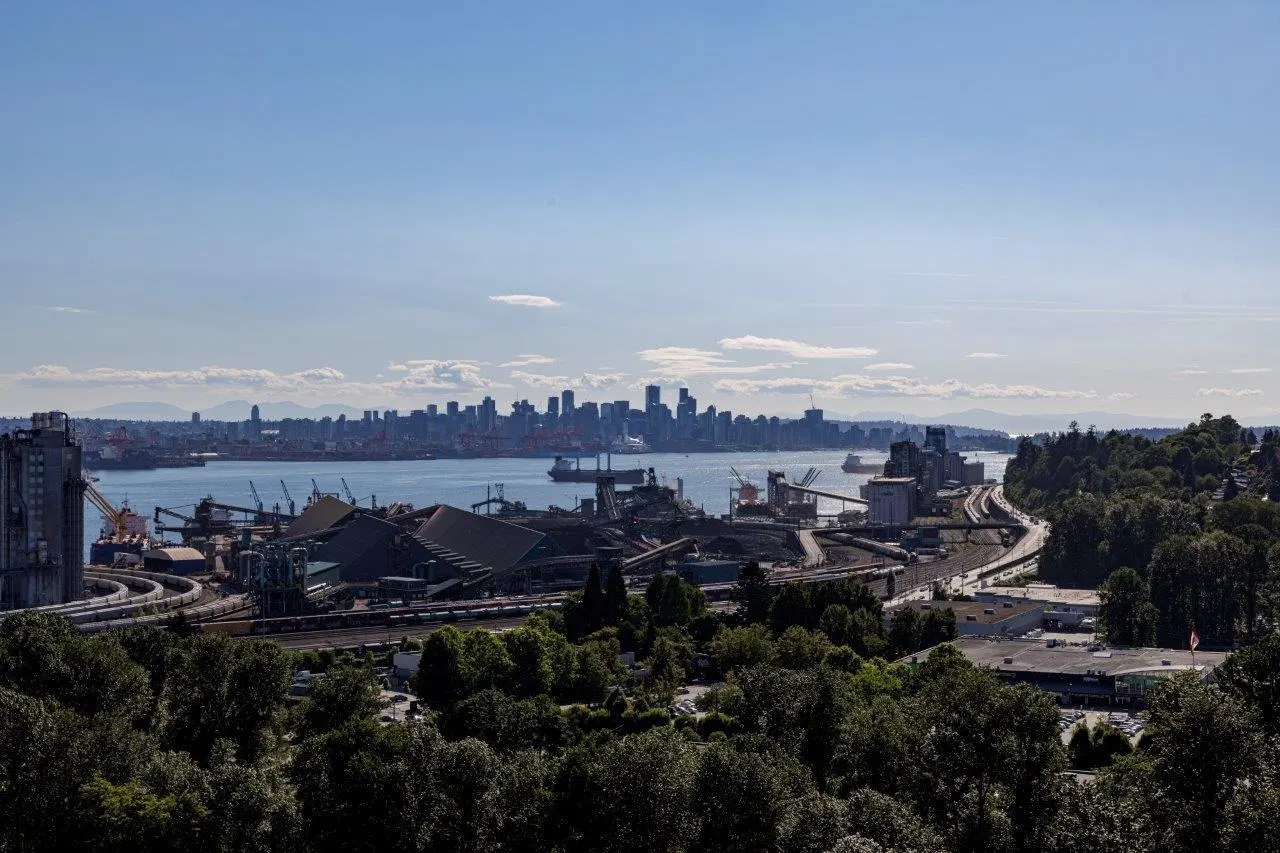 Photo 3 of 40 at #2506 – 1401 Hunter Street