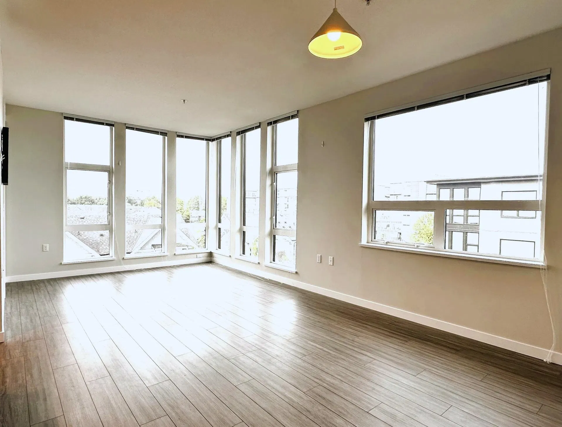 Photo 3 of 20 at #417 – 9213 Odlin Street