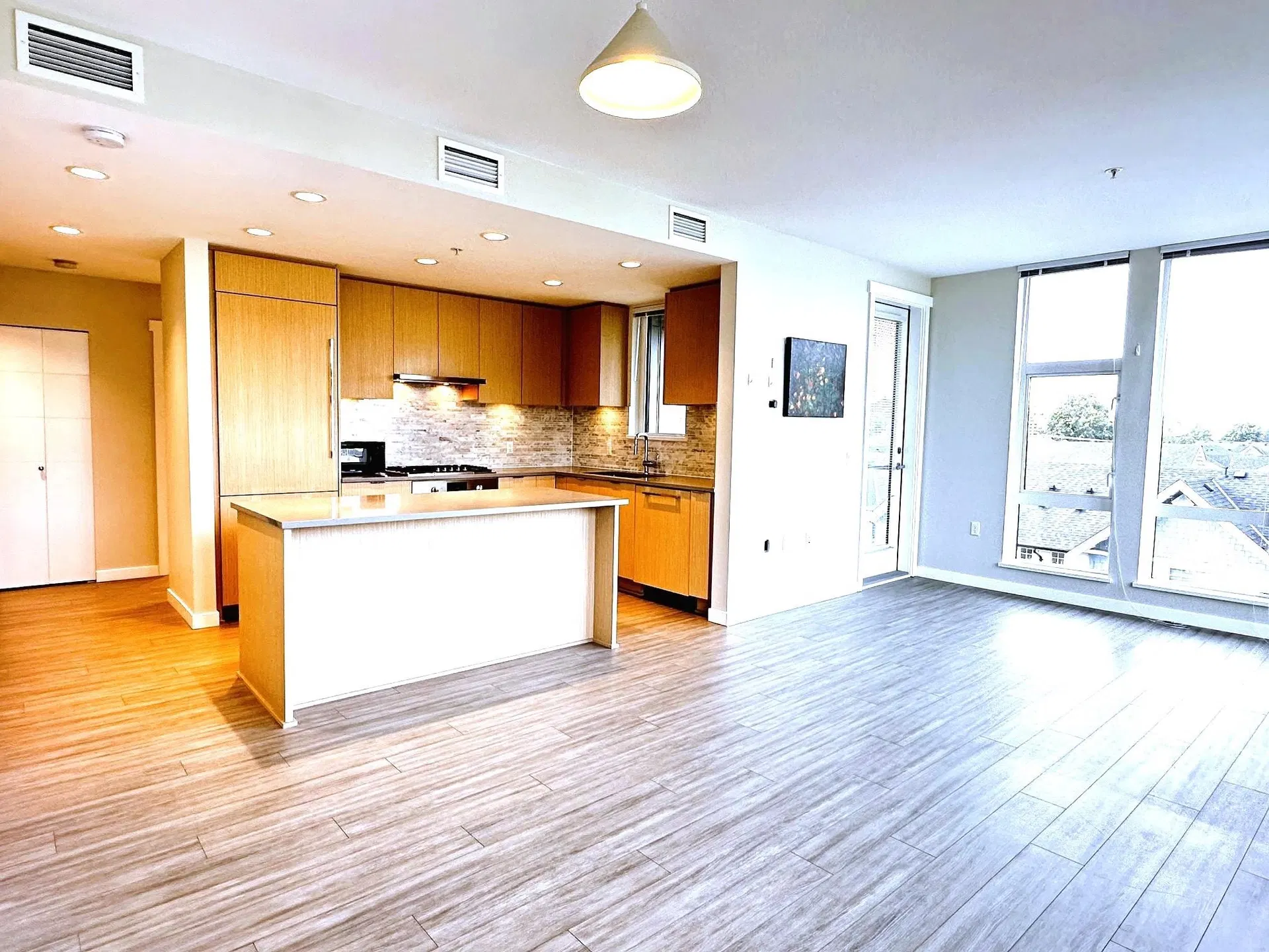 Photo 4 of 20 at #417 – 9213 Odlin Street
