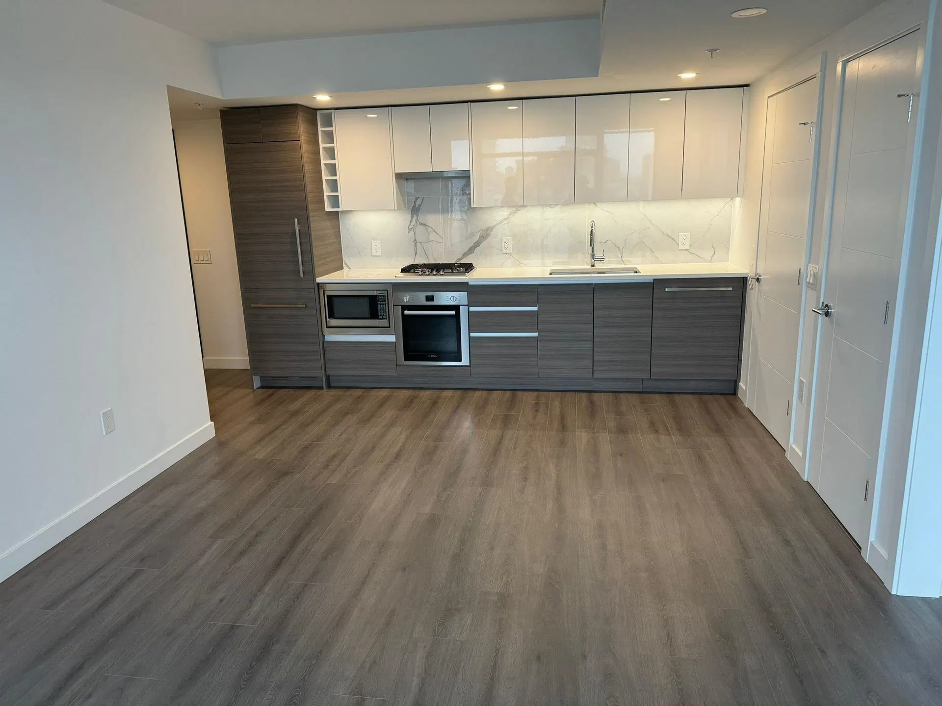 Photo 2 of 5 at #2xxx – 823 Carnarvon Street