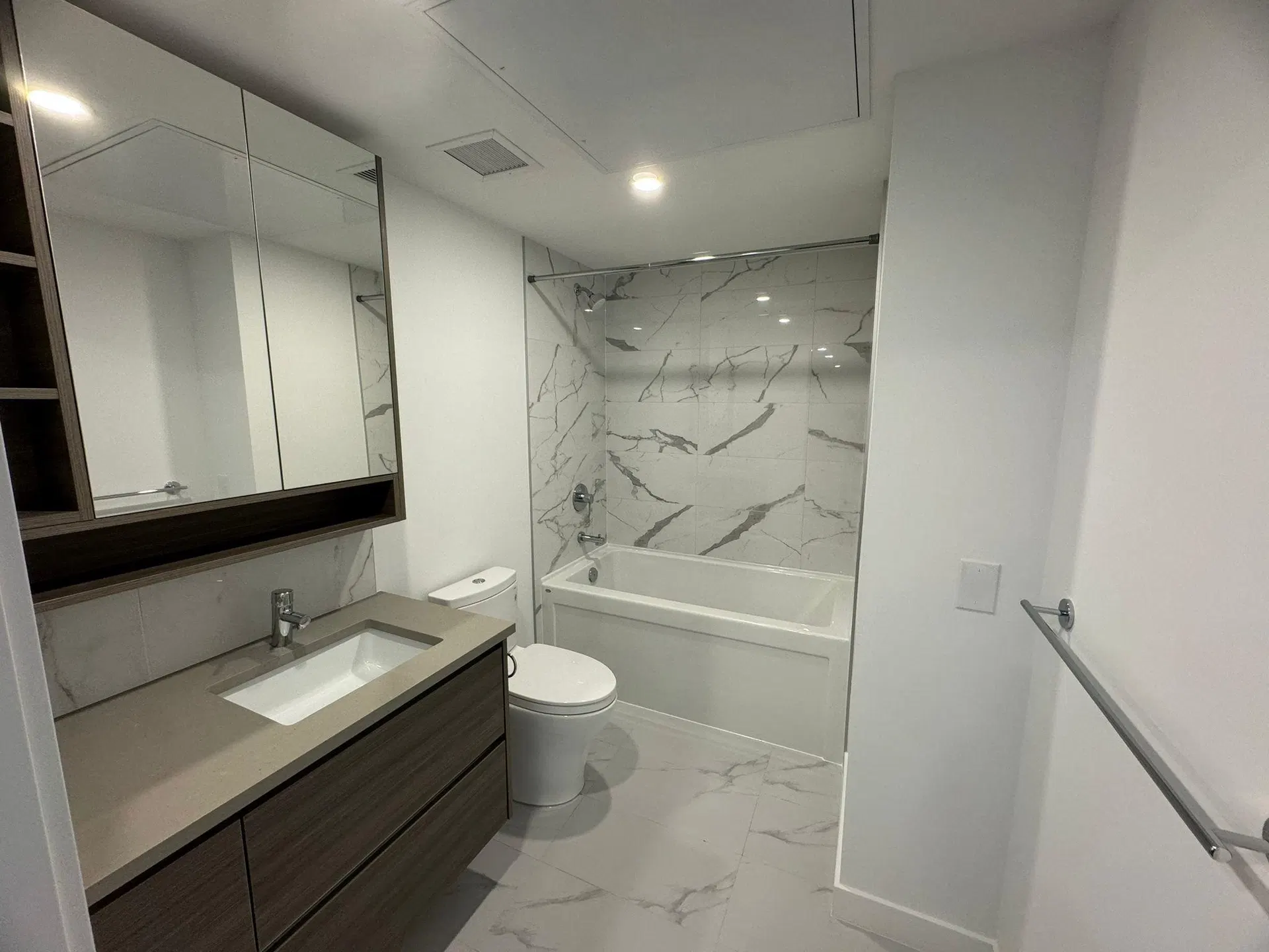Photo 3 of 5 at #2xxx – 823 Carnarvon Street