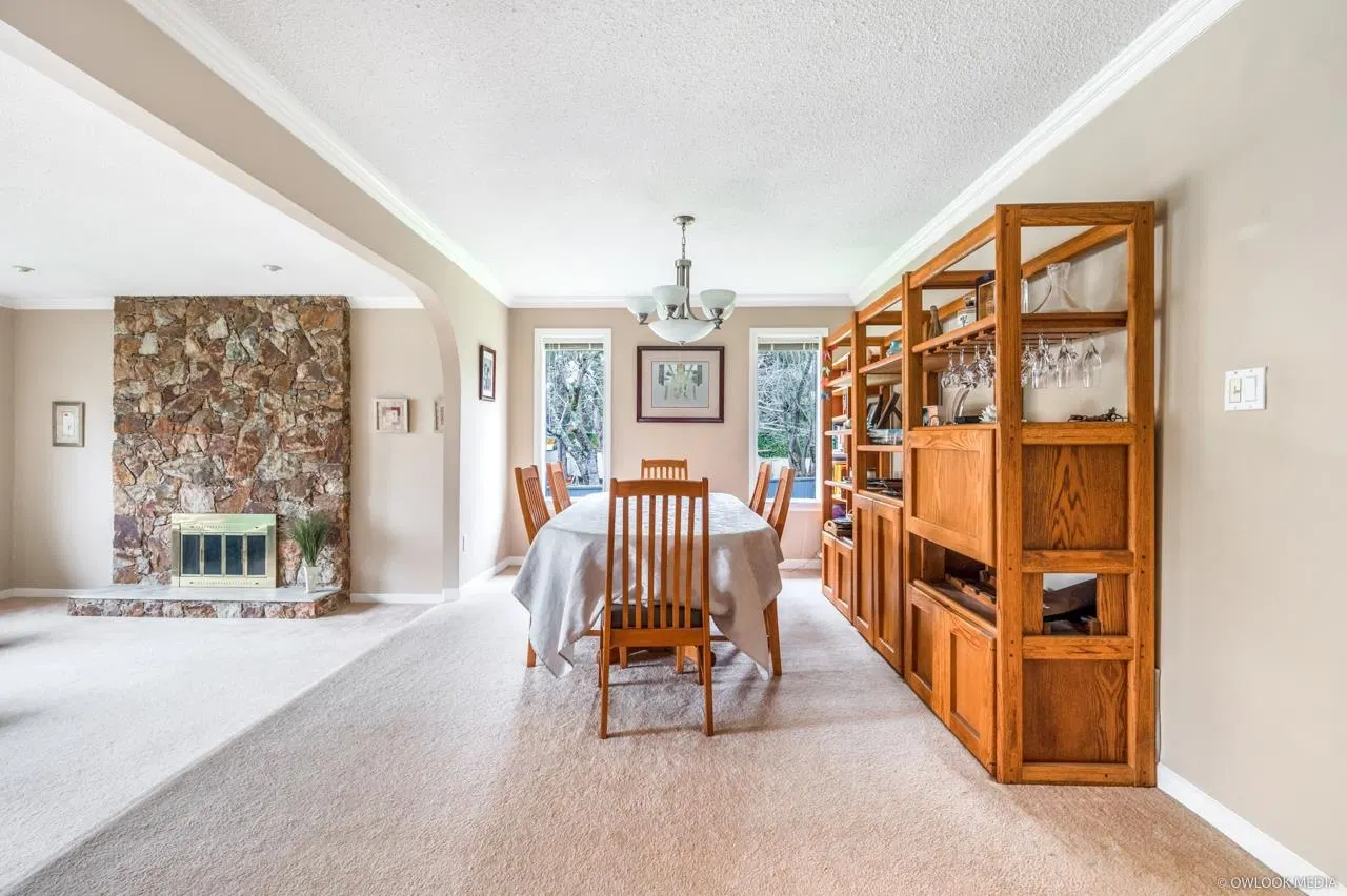 Photo 4 of 20 at 7720 Waterton Drive