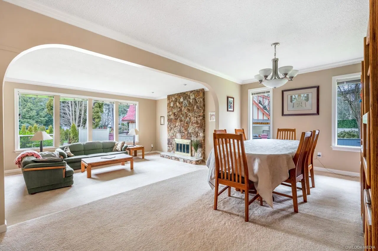Photo 5 of 20 at 7720 Waterton Drive