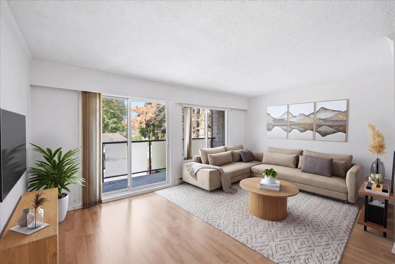 Photo 2 of 33 at #202 – 212 Forbes Avenue