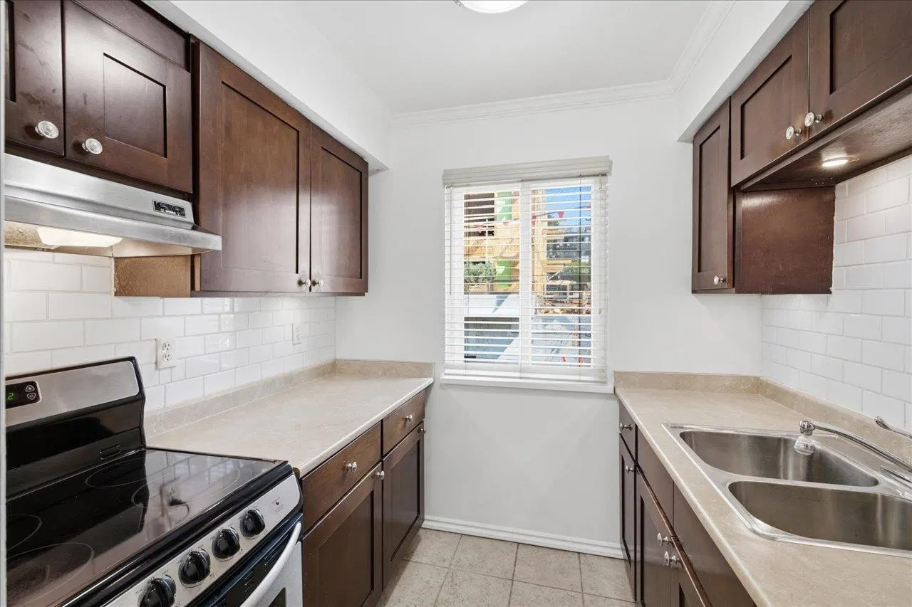 Photo 3 of 33 at #202 – 212 Forbes Avenue