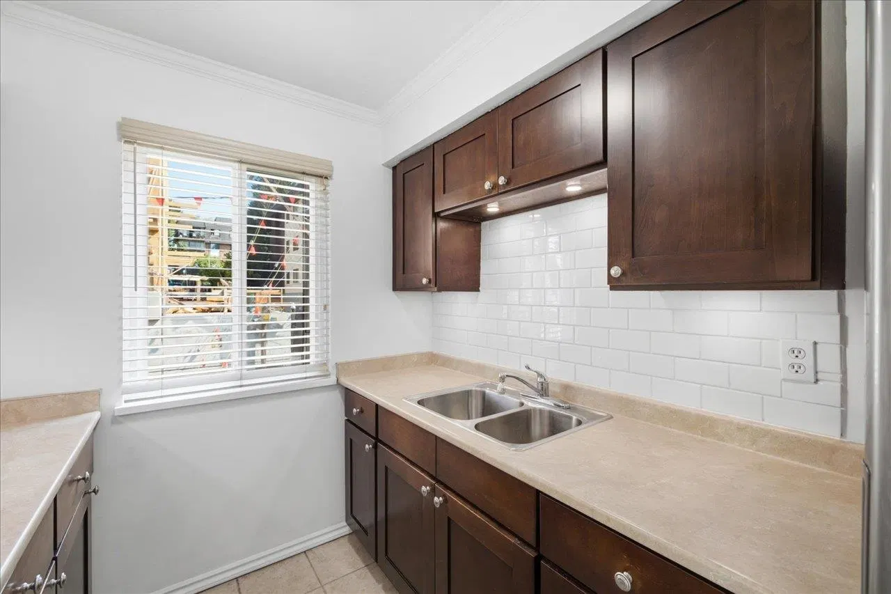 Photo 4 of 33 at #202 – 212 Forbes Avenue