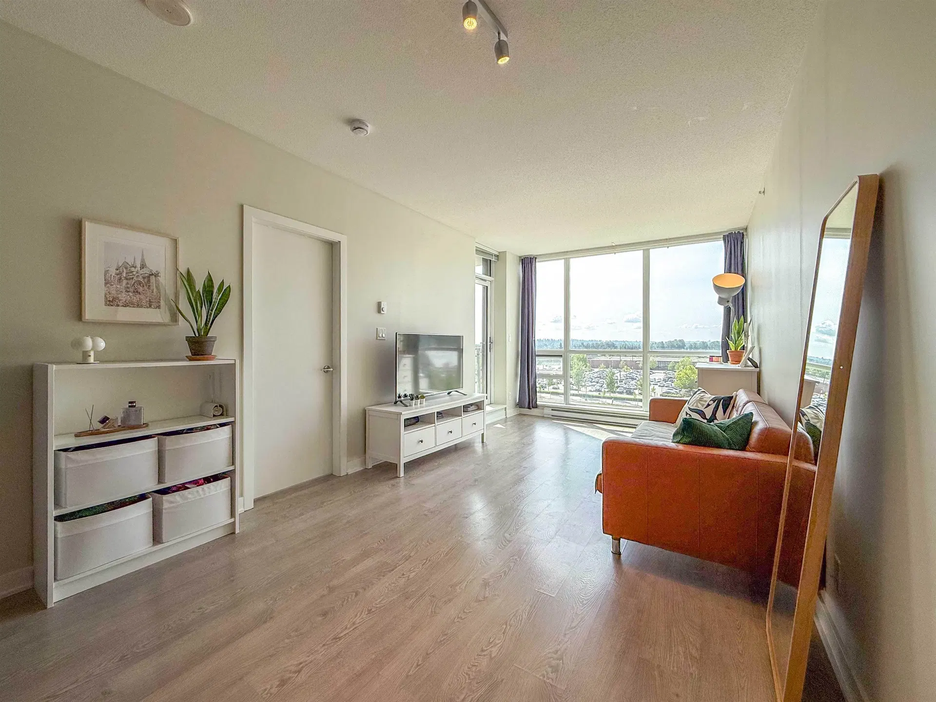 Photo 3 of 24 at #705 – 2975 Atlantic Avenue